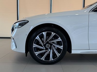 MERCEDES-BENZ E-CLASS - 6