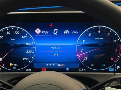 MERCEDES-BENZ E-CLASS - 8