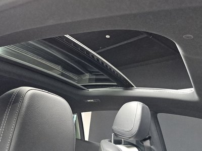2025 Mercedes-BENZ GLE — миниатюра 18