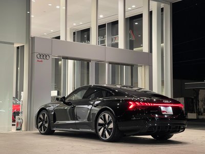 AUDI E-TRON GT QUATTRO - 10