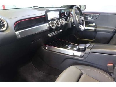 MERCEDES-BENZ GLB - 8