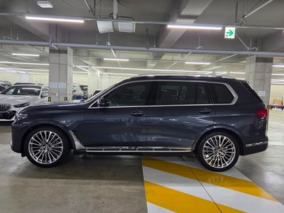 2022 BMW X7 — миниатюра 20
