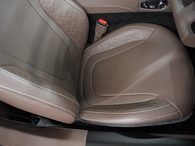 ASTON MARTIN DB11 - 7