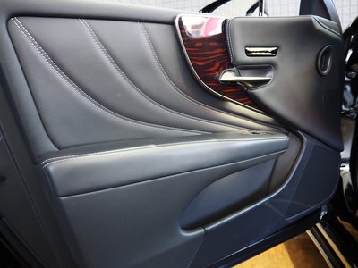 2018 Lexus LS — миниатюра 44