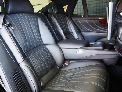 2018 Lexus LS — миниатюра 48