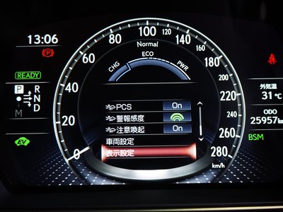 2018 Lexus LS — миниатюра 24