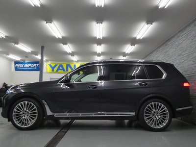 BMW X7 - 7