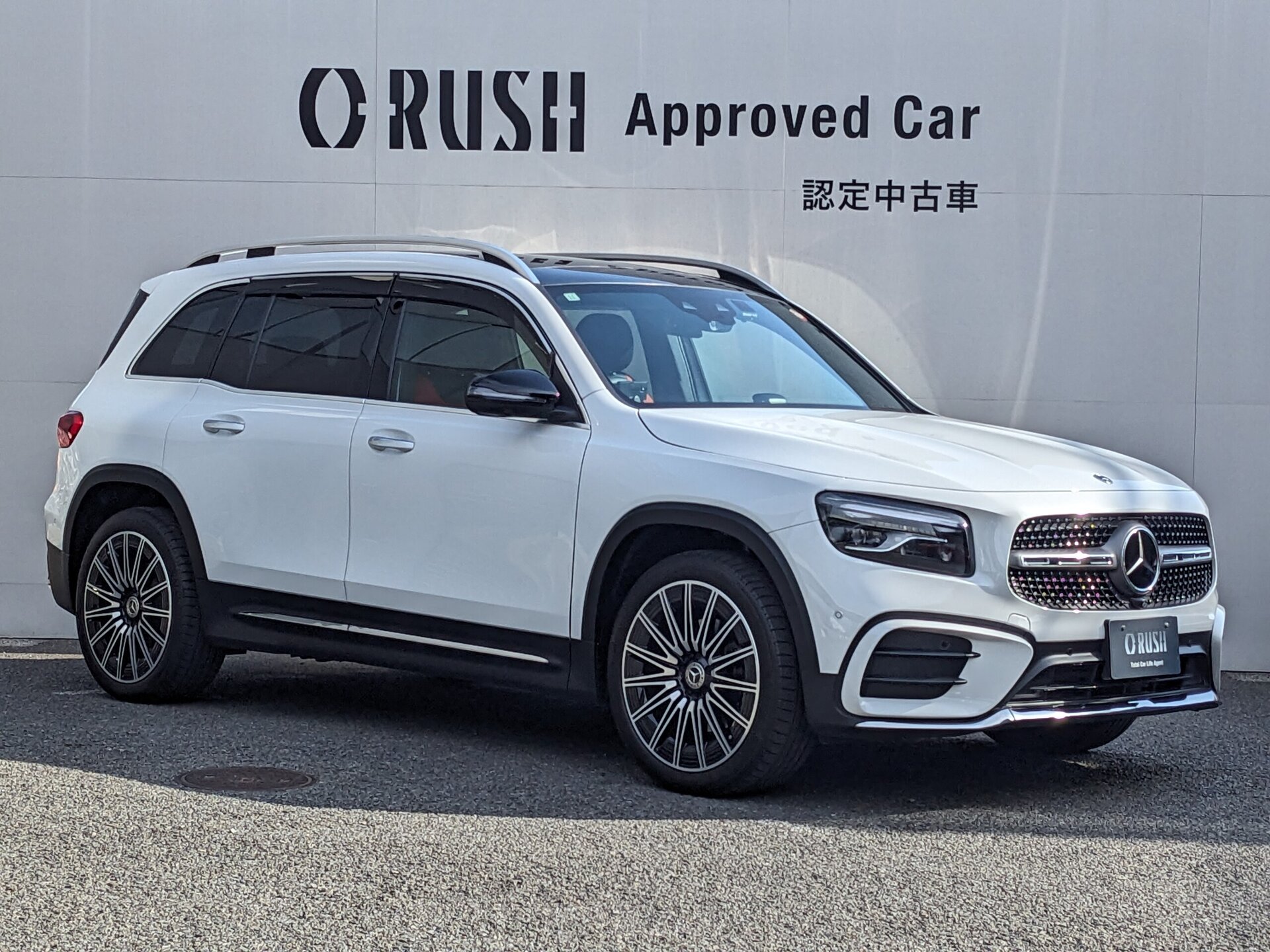 MERCEDES-BENZ GLB - View 1