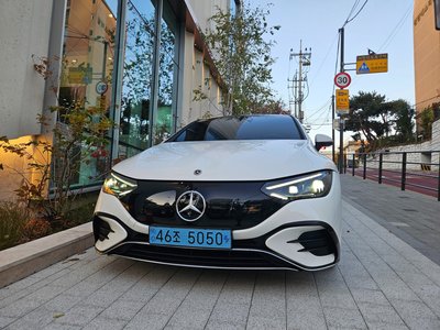 MERCEDES-BENZ EQE