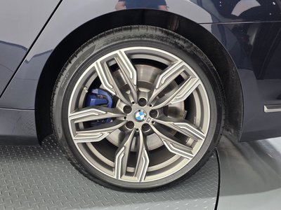 BMW 7 SERIES - 8