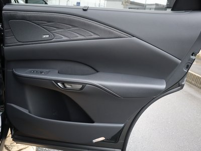 صورة مصغرة 61 لـ 2025 Lexus RX
