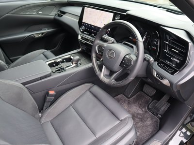 صورة مصغرة 46 لـ 2025 Lexus RX