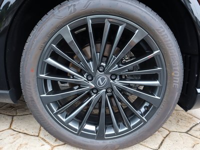 صورة مصغرة 43 لـ 2025 Lexus RX