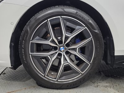2025 BMW 5 SERIES photo 6