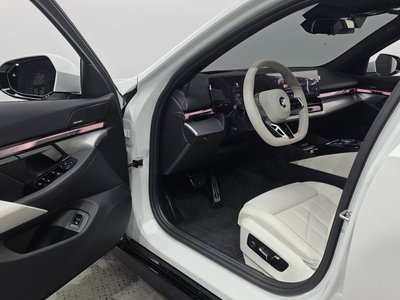 2025 BMW 5 SERIES photo 10