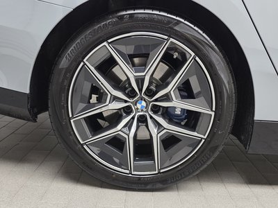 2025 BMW 5 SERIES photo 6