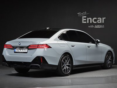 2025 BMW 5 SERIES photo 2
