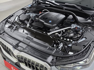 2025 BMW 5 SERIES photo 7