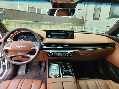GENESIS G80 (RG3) - 2