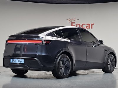 2025 Tesla MODEL Y — фото 3