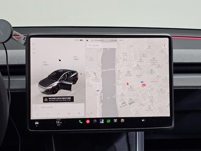 2025 Tesla MODEL Y thumbnail 23