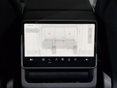 2025 Tesla MODEL Y thumbnail 30