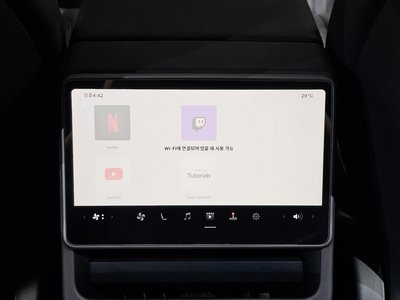 2025 Tesla MODEL Y thumbnail 31