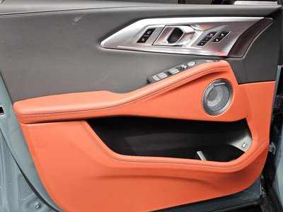 2025 BMW XM 缩略图 14