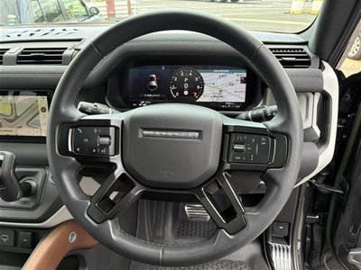 LAND ROVER DEFENDER - 10