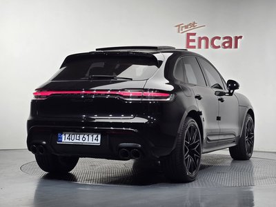 PORSCHE MACAN - 4