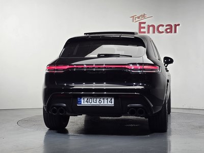 PORSCHE MACAN - 3