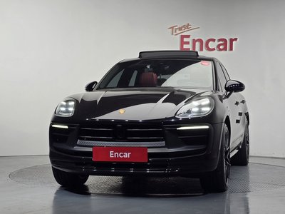 PORSCHE MACAN - 2