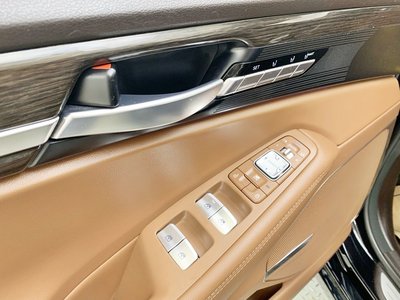 صورة مصغرة 16 لـ 2021 Genesis G90