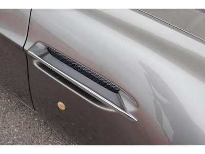 ASTON MARTIN V8 VANTAGE - 9