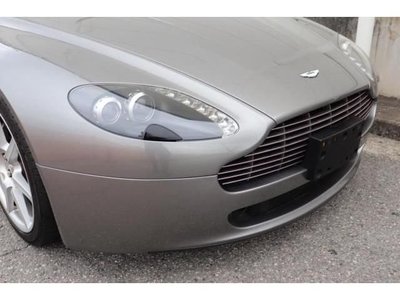 ASTON MARTIN V8 VANTAGE - 6