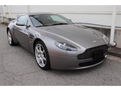 ASTON MARTIN V8 VANTAGE - 1