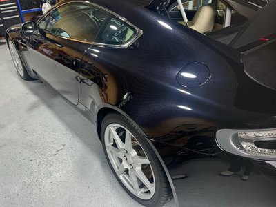 ASTON MARTIN VANTAGE - 5