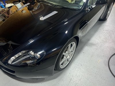 ASTON MARTIN VANTAGE - 4