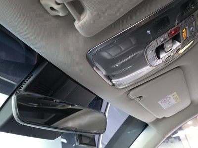 2022 Genesis ELECTRIFIED GV70 thumbnail 36