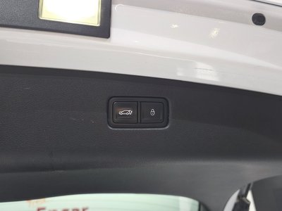 2022 Genesis ELECTRIFIED GV70 thumbnail 37