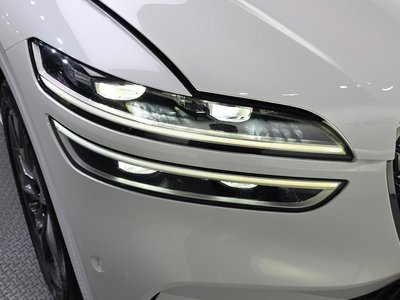 صورة 9 لـ 2022 Genesis ELECTRIFIED GV70