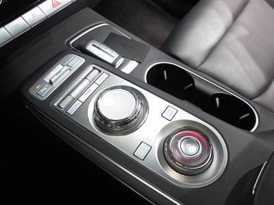 2022 Genesis ELECTRIFIED GV70 thumbnail 12