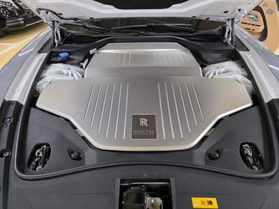 ROLLS-ROYCE SPECTRE - 7