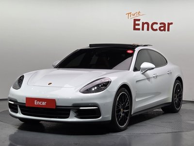 PORSCHE PANAMERA - 1