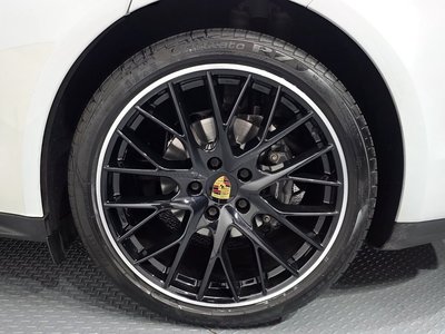 PORSCHE PANAMERA - 8