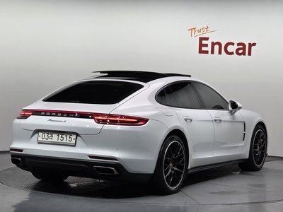 PORSCHE PANAMERA - 5