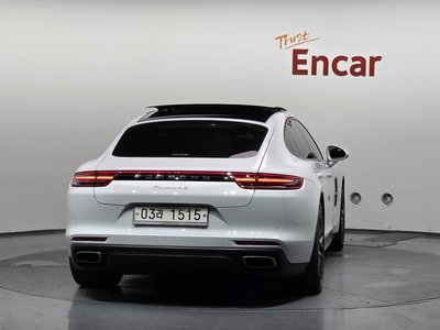 PORSCHE PANAMERA - 3