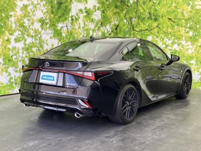 صورة 3 لـ 2023 Lexus IS