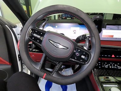 صورة 8 لـ 2025 Genesis GV70