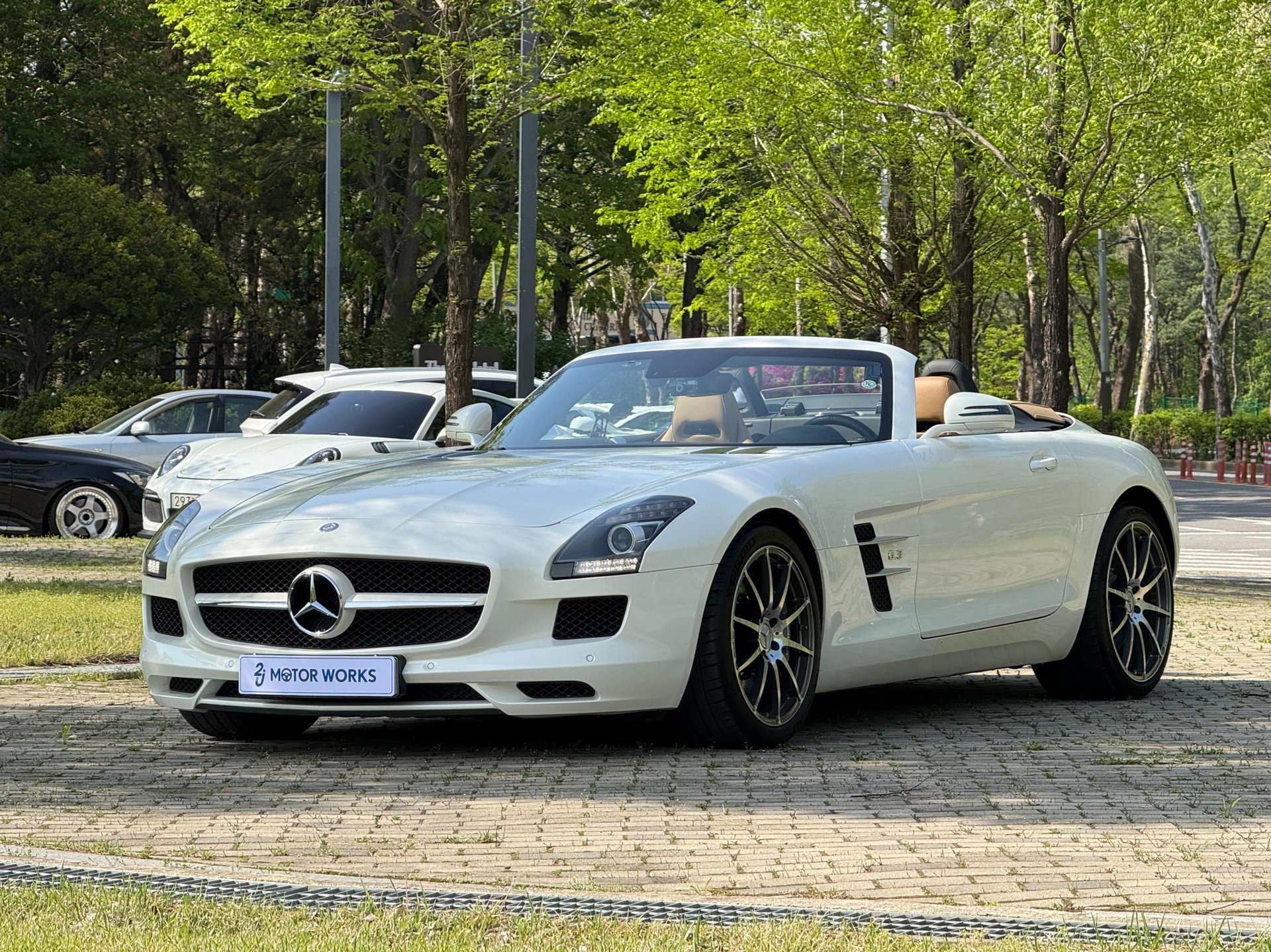 MERCEDES-BENZ SL AMG - View 1